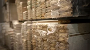 Ağaç ve ahşap ürünleri toptan satışında kaliteli ve uygun fiyatlı çözümler. Dayanıklı kereste, kontrplak, MDF ve daha fazlasını geniş ürün yelpazemizle hemen keşfedin!